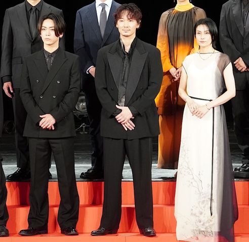 綾野剛「亀梨和也、ここにあり」と惚れ惚れ!『でっちあげ』嵐を呼んだ対決シーンは「映画の神様っているのかな」