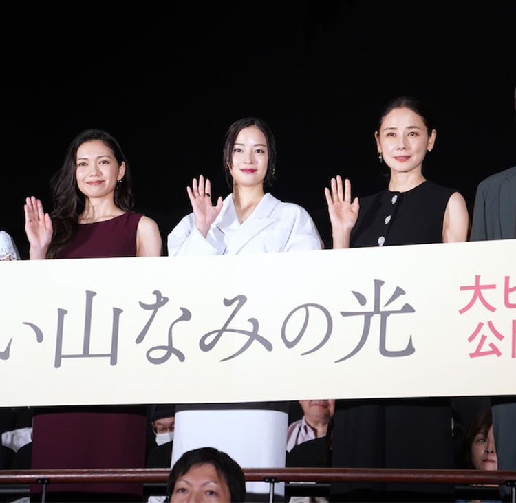 広瀬すずと二階堂ふみの共演シーンは「心地よいセッション」『遠い山なみの光』公開記念舞台挨拶で石川慶監督が大絶賛！