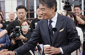 舘ひろしの輪島再訪に密着