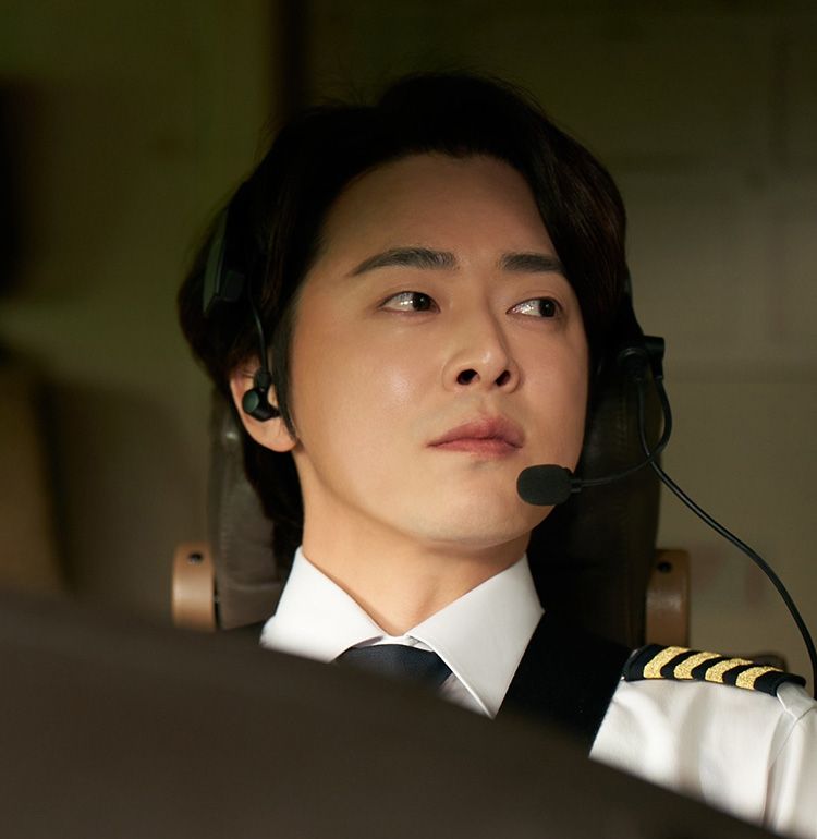 『PILOT ー人生のリフライトー』が韓国で大ヒット！『建築学概論』「賢い医師生活」など“千の顔を持つ男”チョ・ジョンソクの魅力を紐解く