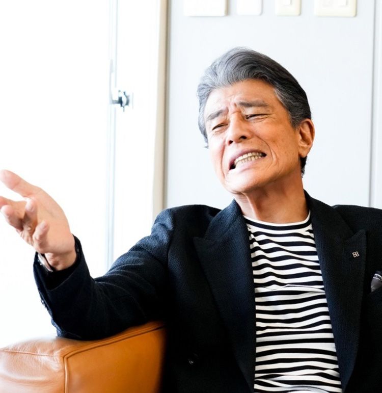 舘ひろし、役者人生の集大成!?『免許がない！』から「あぶ刑事」まで『免許返納!?』に散りばめられたキャリアの足跡