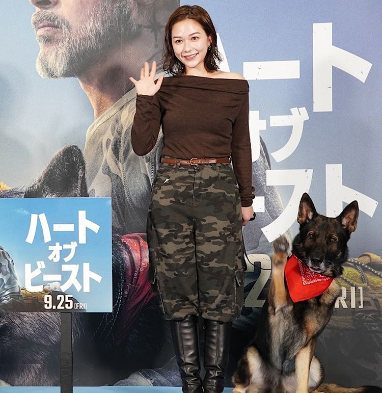井上裕介＆村重杏奈、『ハート・オブ・ビースト』に号泣「愛犬を大事にしようと本気で思う」イベント登場のシェパードにメロメロ