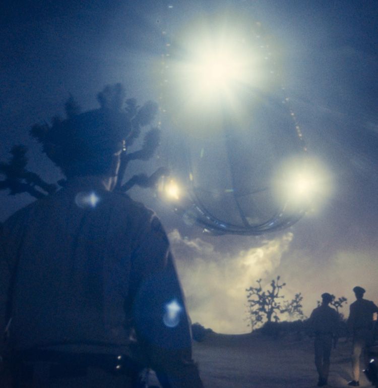 50年越しの“答え合わせ”!?UFO神話に向き合ってきたスピルバーグが『ディスクロージャー・デイ』で問いかけていること