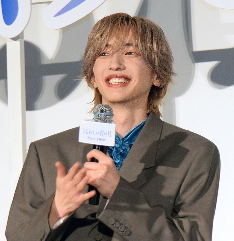 道枝駿佑、学生時代の“うるわしい思い出の写真”を披露！『うるわしの宵の月』舞台挨拶に“3人の王子”が集結