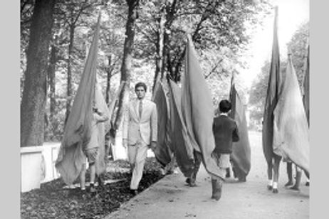 革命前夜 メイン画像