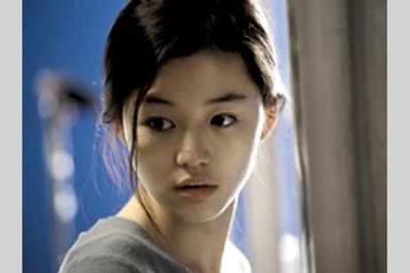 4人の食卓 メイン画像