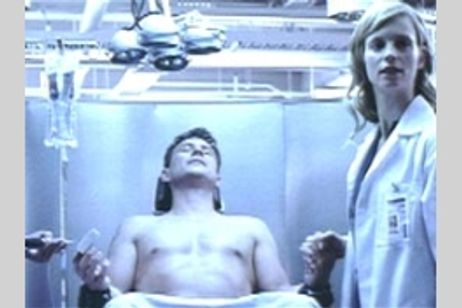 インビジブル2 メイン画像