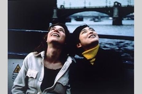 花を摘む少女と虫を殺す少女 メイン画像