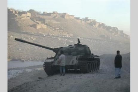 アフガン戦場の旅　記者たちは何を見たのか メイン画像