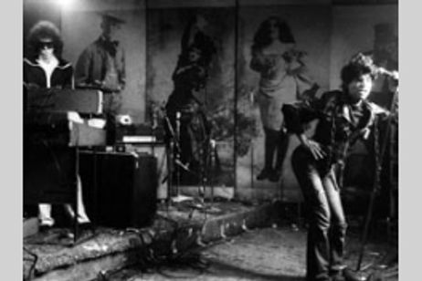 KILL YOUR IDOLS メイン画像