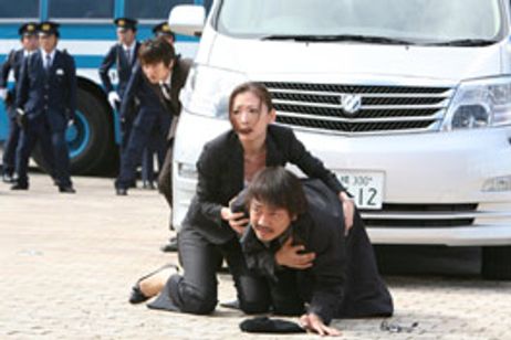 笑う警官 メイン画像