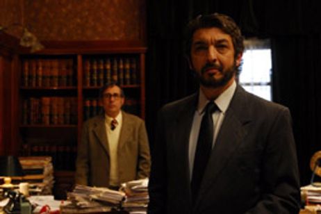 瞳の奥の秘密 メイン画像