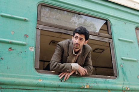 汽車はふたたび故郷へ メイン画像