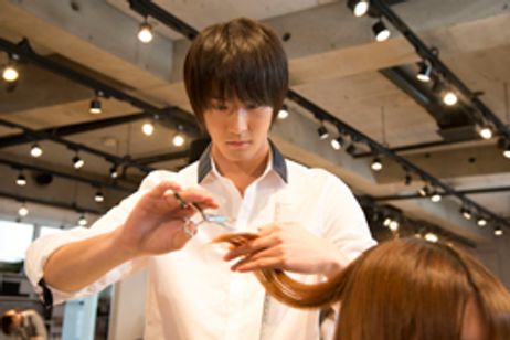 鏡の中の笑顔たち メイン画像