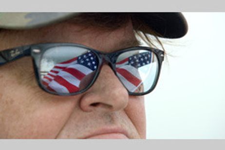 マイケル・ムーアの世界侵略のススメ メイン画像