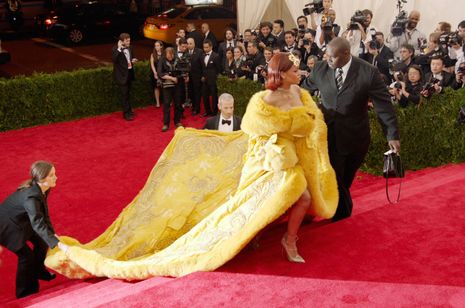 メットガラ ドレスをまとった美術館 メイン画像