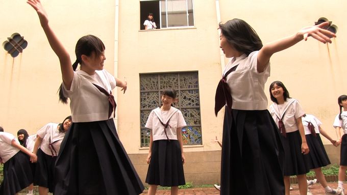 隣人のゆくえ　あの夏の歌声