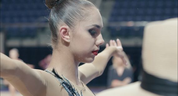 オーバー・ザ・リミット/ 新体操の女王マムーンの軌跡 メイン画像