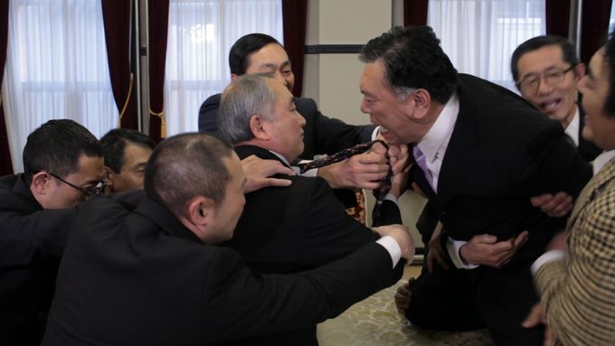 ネクタイを締めた百姓一揆