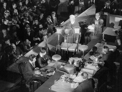 粛清裁判 メイン画像