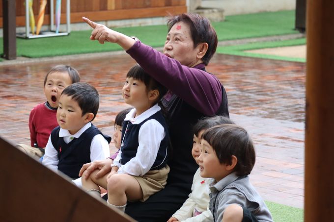 時代遅れの最先端 　風の谷幼稚園の子どもたち