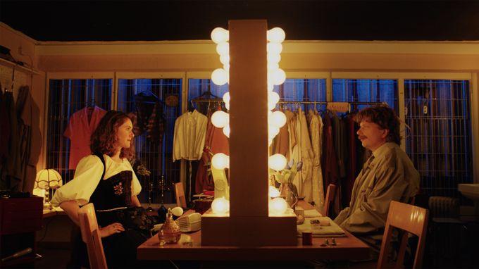 役者になったスパイ