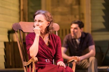 ナショナル・シアター・ライブ2019「みんな我が子」 画像2