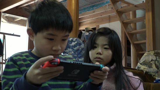 屋根の上に吹く風は 画像3