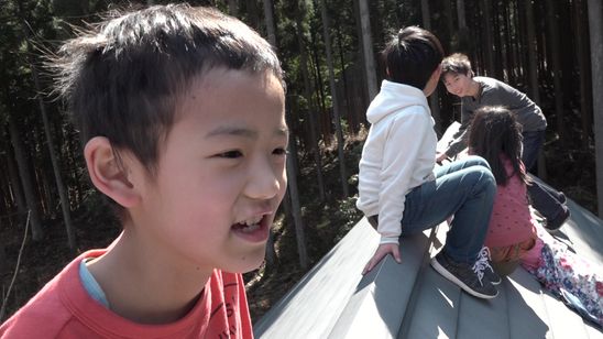 屋根の上に吹く風は 画像4