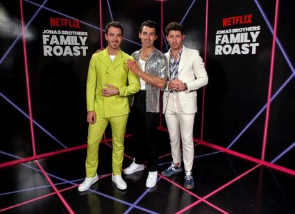 ジョナス・ブラザーズの盛大なる家族イジリ 画像3