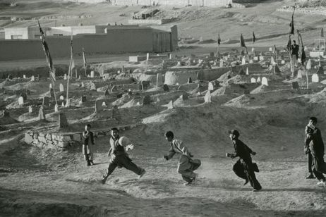 鉛筆と銃 長倉洋海の眸 画像8