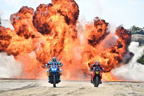 仮面ライダー THE WINTER MOVIE ガッチャード＆ギーツ 最強ケミー★ガッチャ大作戦 画像3