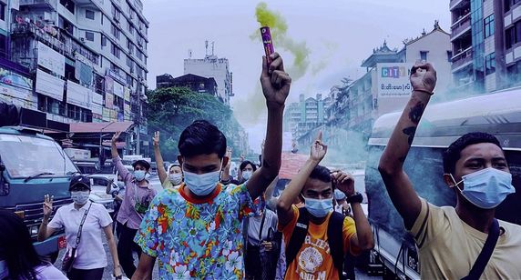 夜明けへの道 画像4