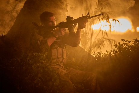 ランド・オブ・バッド 画像2