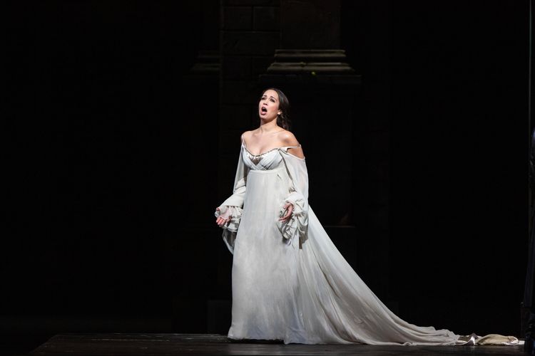 METライブビューイング2025-26　ベッリーニ「夢遊病の娘」 画像4