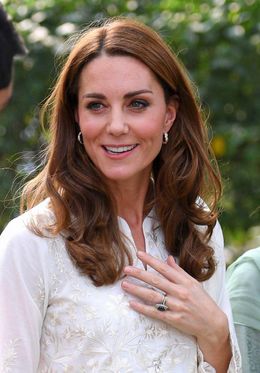 キャサリン妃の弟ジェームズが新しい家族をお披露目