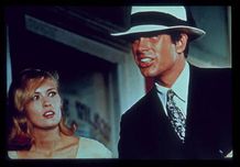 次々と銀行を襲撃していったボニーとクライド(『俺たちに明日はない』)