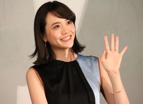舞台挨拶に登壇した松井愛莉
