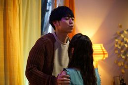 梶裕貴がAI美少女にキスを迫る…！