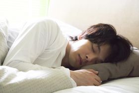 中村倫也が7つの人格を演じる『水曜日が消えた』