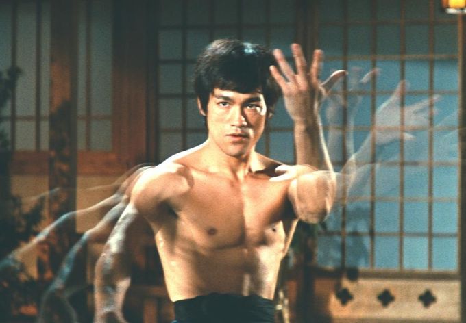 Amazon.co.jp: ドラゴンへの道 [VHS] : ノラ・ミャオ, ブルース