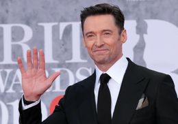 ヒュー・ジャックマンが“オンライン同窓会”に立て続けに登場！