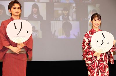 浜辺美波が初キスシーンで感謝！