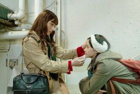 草なぎ剛が母のように優しく寄り添う…『ミッドナイトスワン』の場面写真が公開