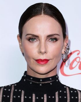 自宅の裏庭で雑誌の撮影をおこなったそう