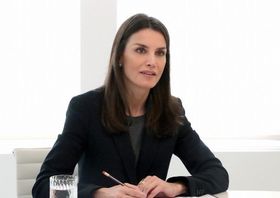 コロナ自粛下では地味ファッションを徹底してきたが…