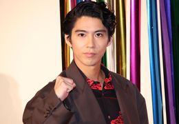 映画公開の喜びを語った賀来賢人