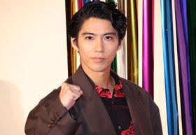 映画公開の喜びを語った賀来賢人