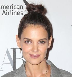 ケイティが街中に現れパパラッチ