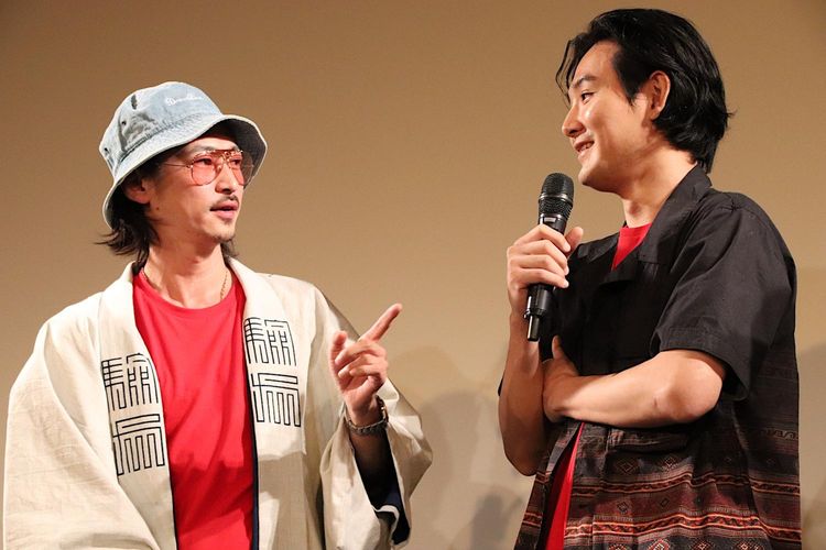 窪塚洋介、初共演の松田龍平を巻き込み“窪塚節”お見舞い！「暗くなるのやめましょう」